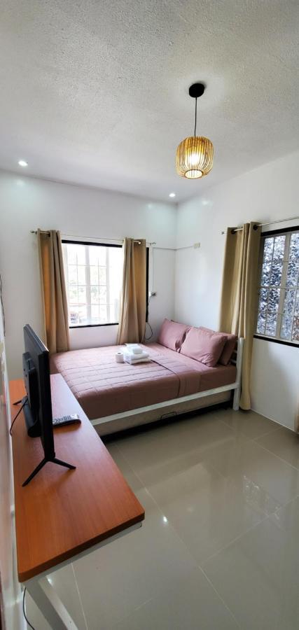 Country Home In Silang Tagaytay Exterior photo